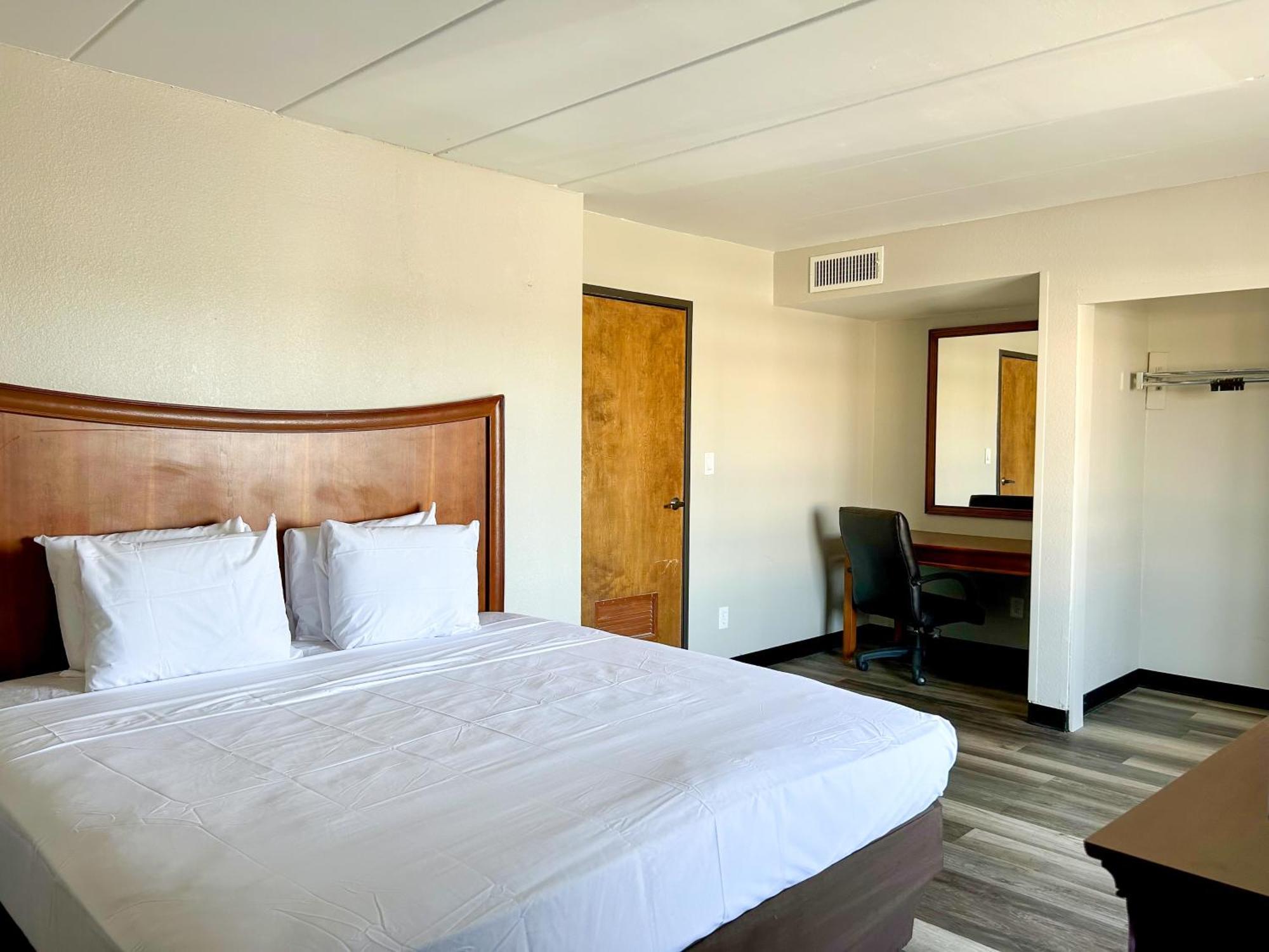 Tulsa Square Hotel Central, I-44 By Oyo Dış mekan fotoğraf