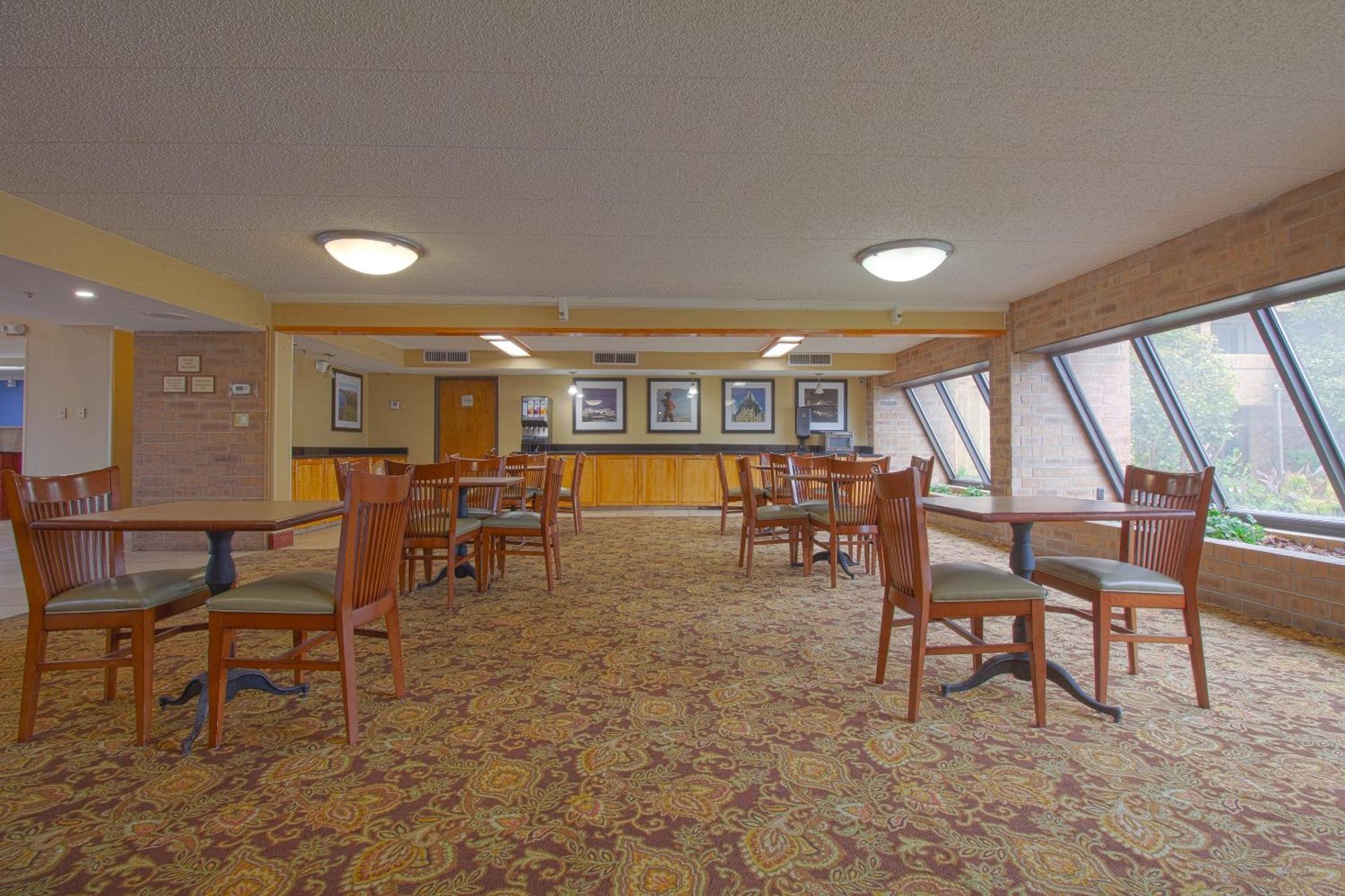 Tulsa Square Hotel Central, I-44 By Oyo Dış mekan fotoğraf